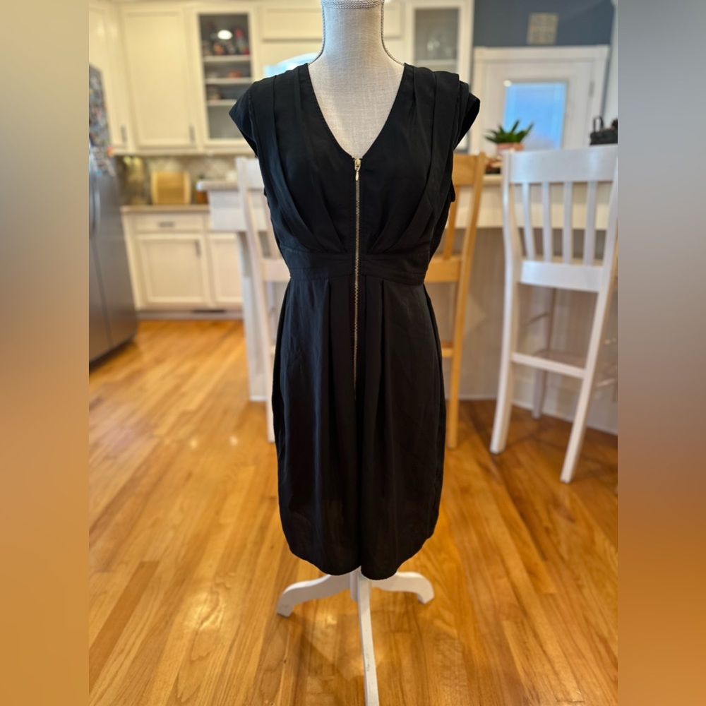 H&M chic black zipper dress